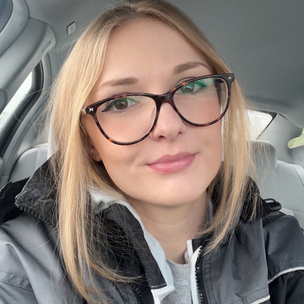 Meet your Posher, Abby